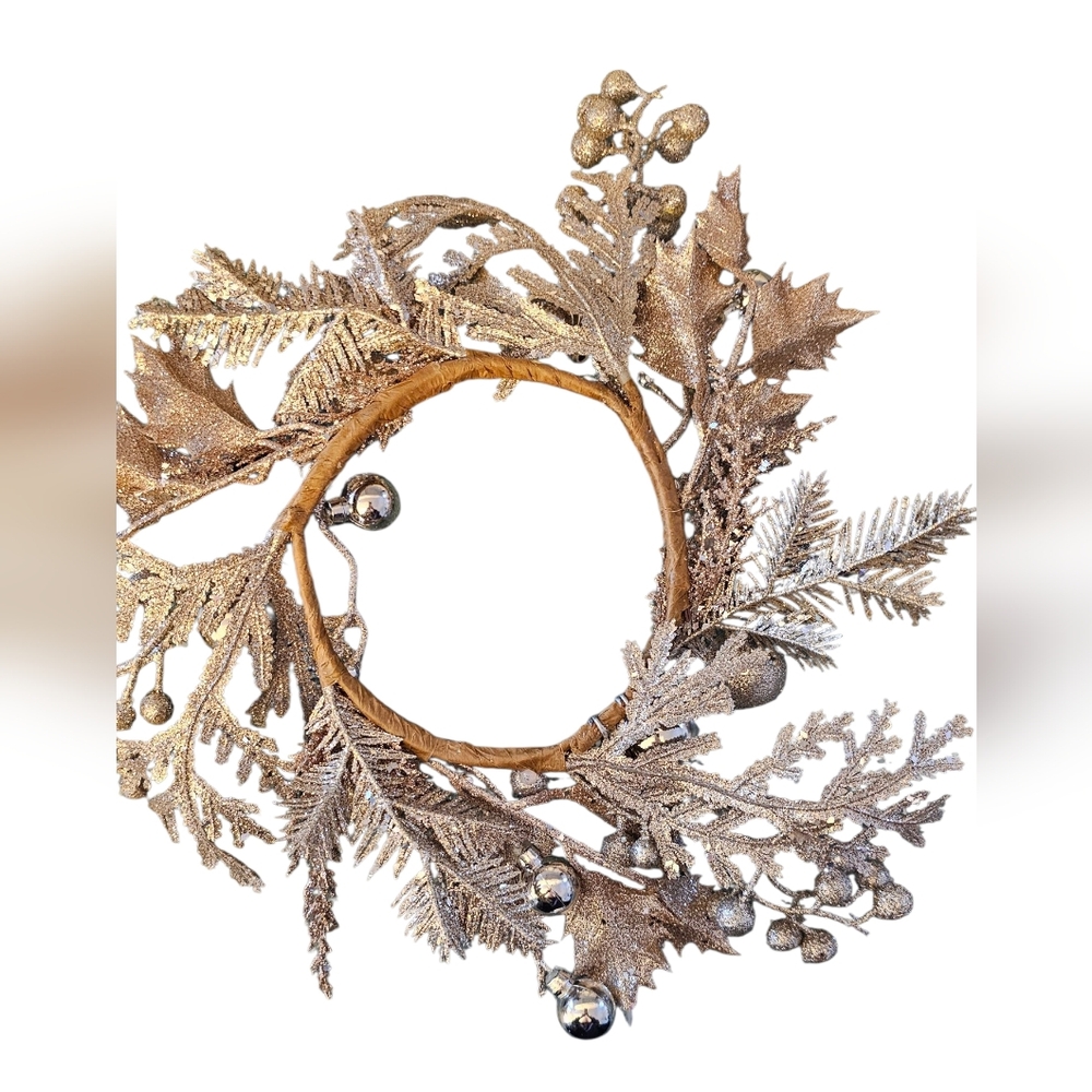 Small Candle Wreaths - 7 Elegant Light Champagne Gold with Blue Glitter Bulbs - Picture 4 of 5